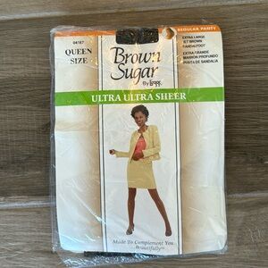 NWT Vintage Brown Sugar L’Eggs Ultra Ultra Sheer Queen Jet Brown Sandalfoot hose